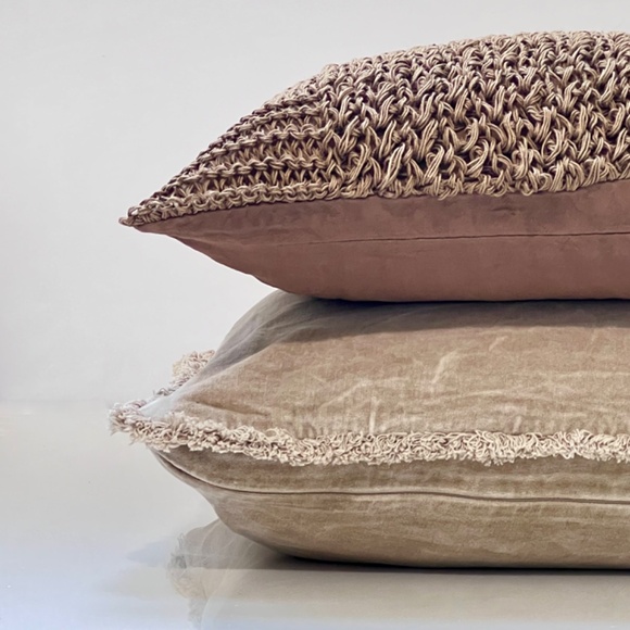 Pottery Barn Calla Throw Pillow Cover NWOT - Picture 7 of 8